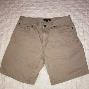 Shorts - Banana Republic Traveler Chino Short - 31”